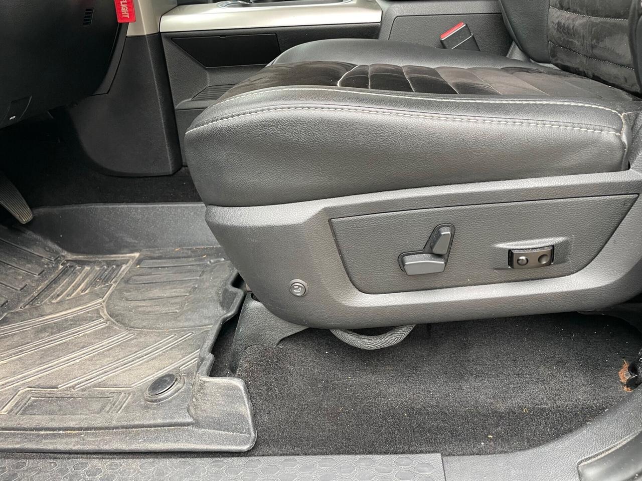 Dodge RAM 1500 5.7 V8 Crew Cab MB Longhorn at8