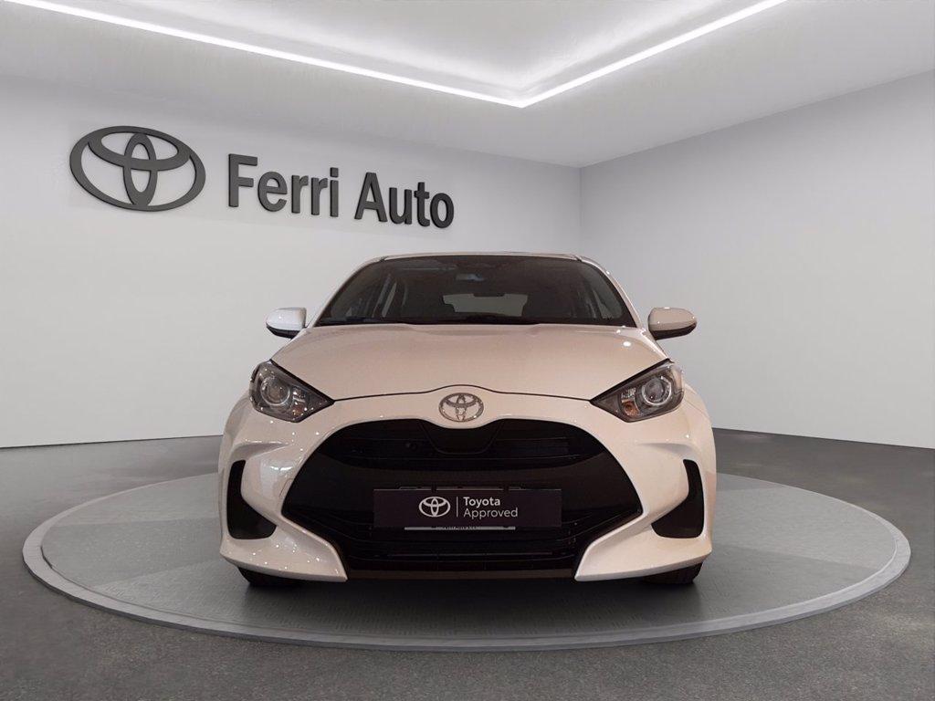 TOYOTA Yaris 1.5h active del 2025