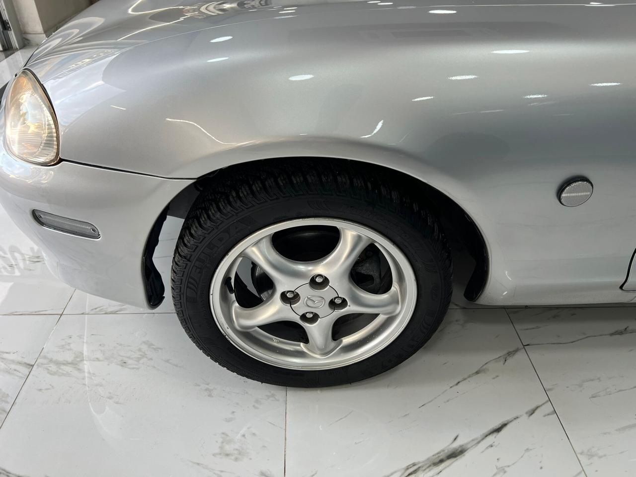 Mazda MX-5 1.6 Roadster - VERO CONSERVATO
