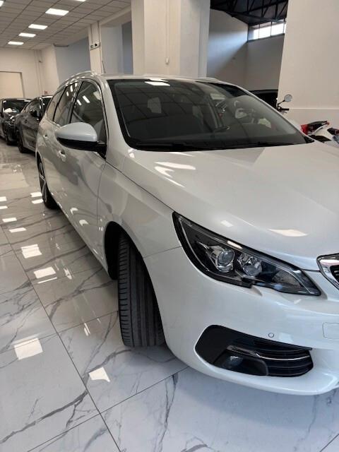 Peugeot 308 BlueHDi 130 S&S Allure