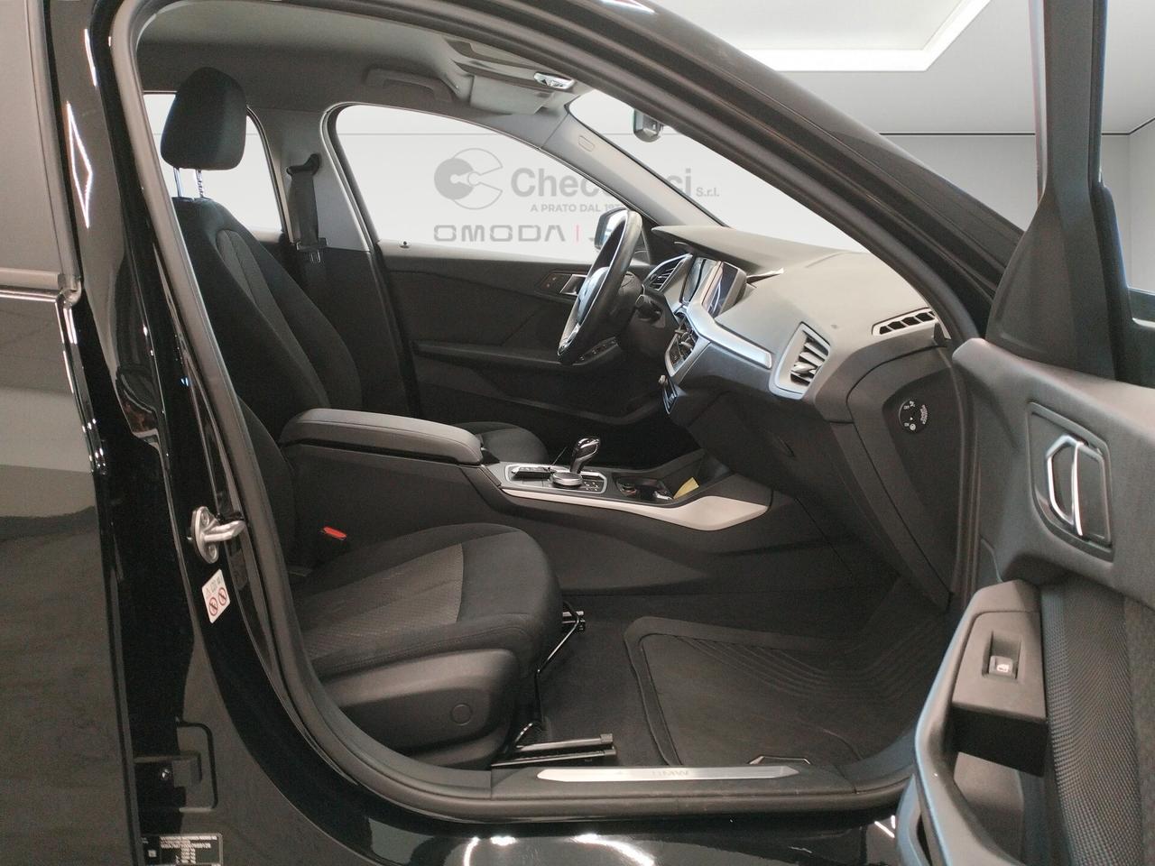 Bmw 116 116d 5p. Business Advantage