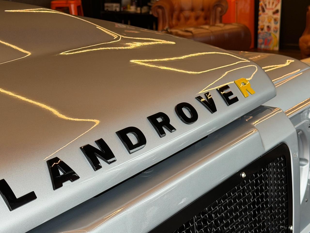 Land Rover Defender 110 2.4 TD4 Station Wagon SE