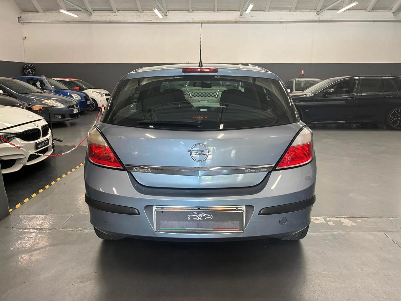 Opel Astra 1.6 16V Twinport 5 porte Cosmo