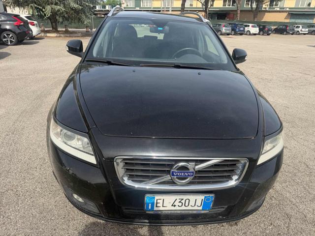 VOLVO V50 D2 R-design senza nessun lavoro da fare