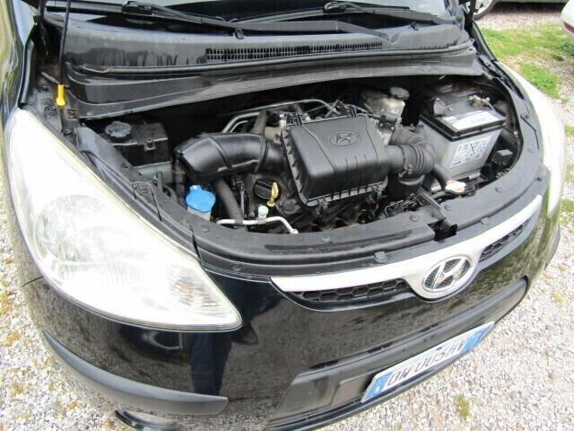 Hyundai i10 1.1 12V preparata con cura