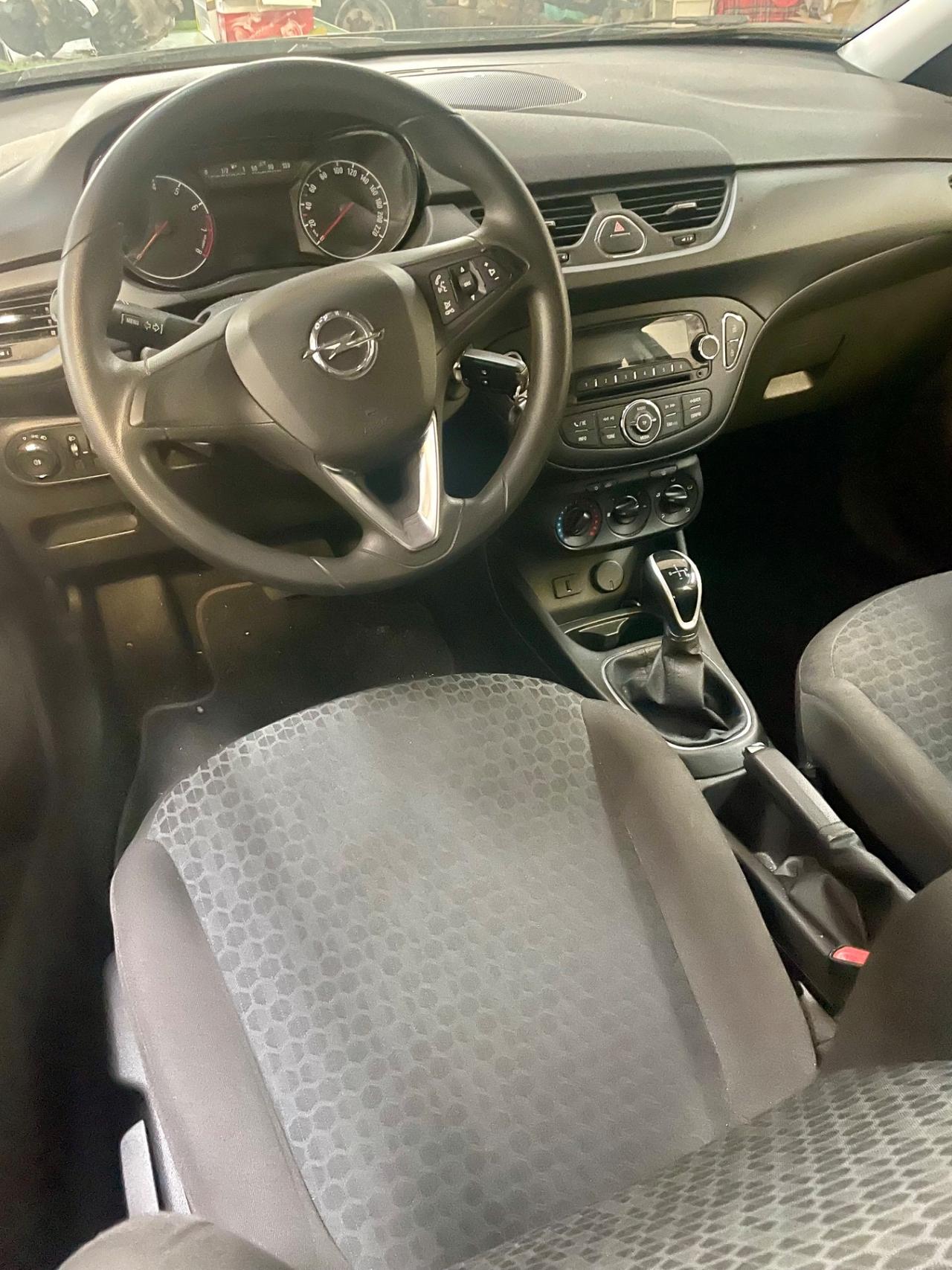 Opel Corsa 1.4 90CV 5 porte per operatori nel settore