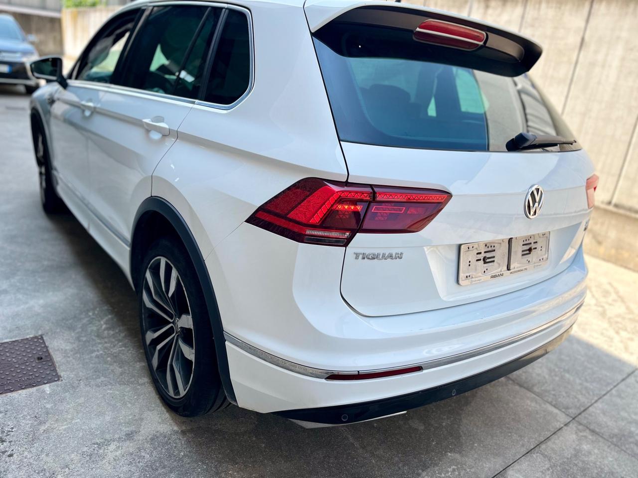 Volkswagen Tiguan 2.0 BiTDI SCR DSG 4MOTION Advanced R-Line BMT