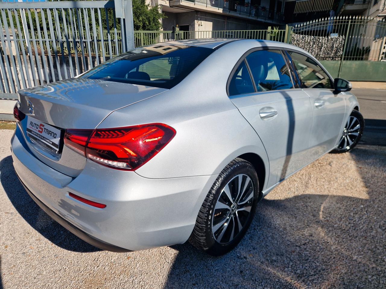Mercedes-benz A 200 d Automatic Premium Sedan