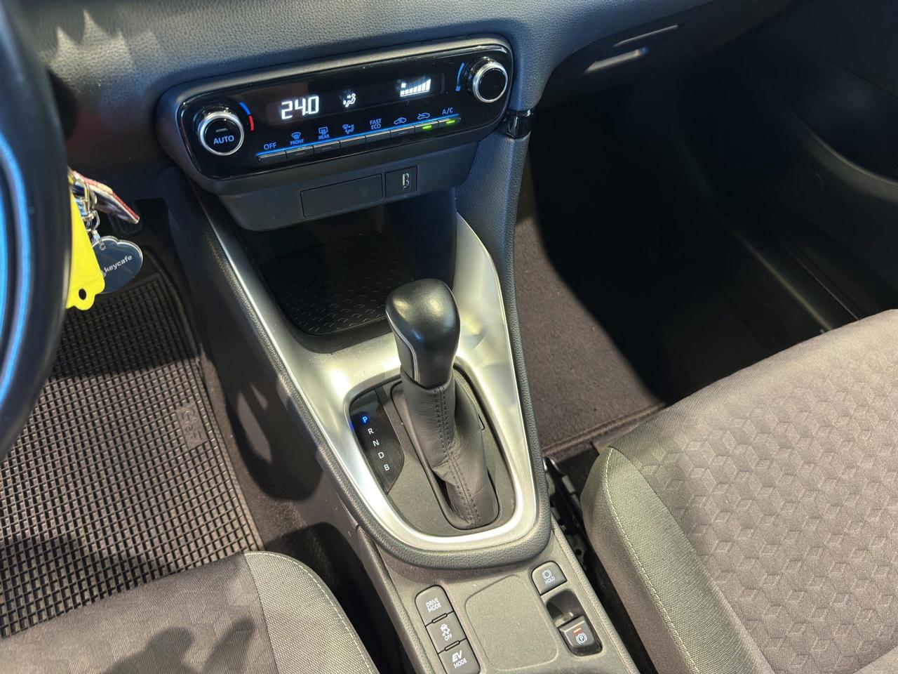 Toyota Yaris 1.5h Business
