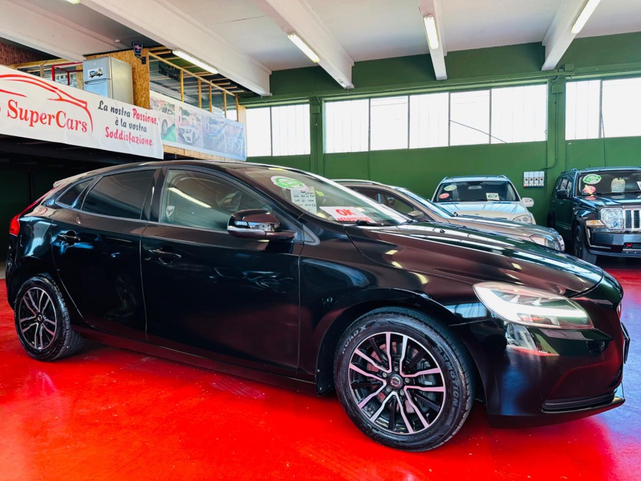 Volvo V40 2.0d 120CV Geartronic R-design