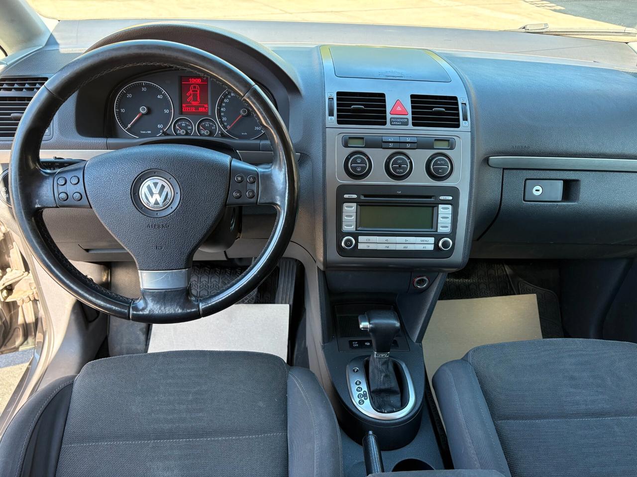 Volkswagen Touran 2.0 TDI DPF DSG Highline 7 POSTI