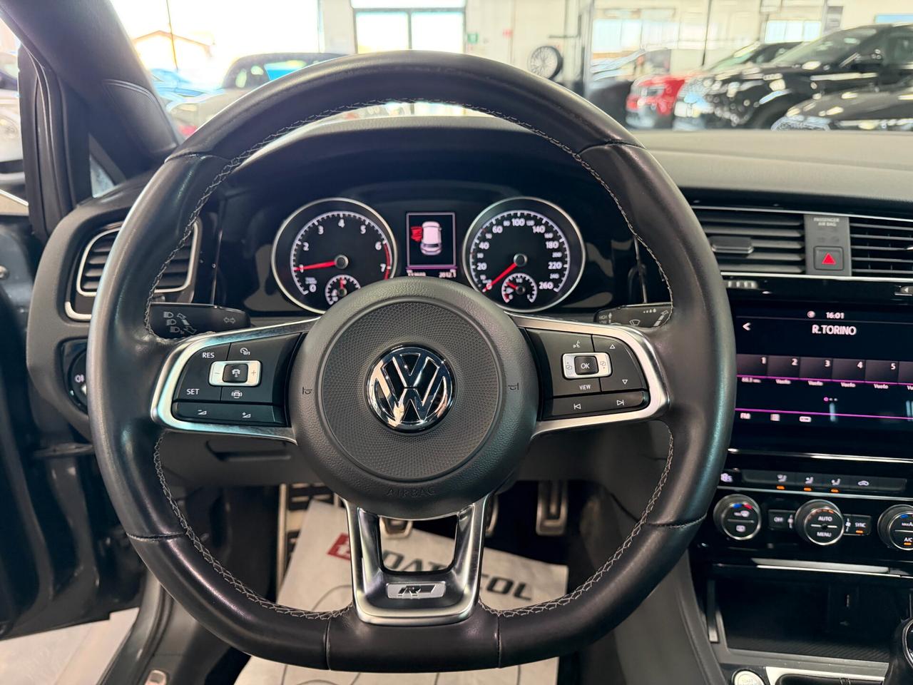 Volkswagen Golf 1.5 TSI ACT 5p. R Line