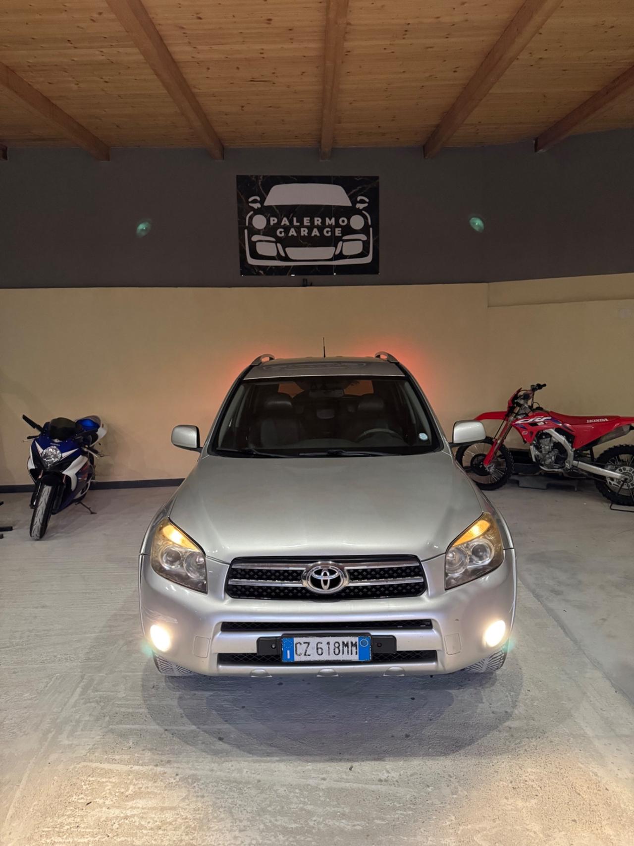 Toyota RAV 4 RAV4 2.2 D-4D 177 CV Luxury