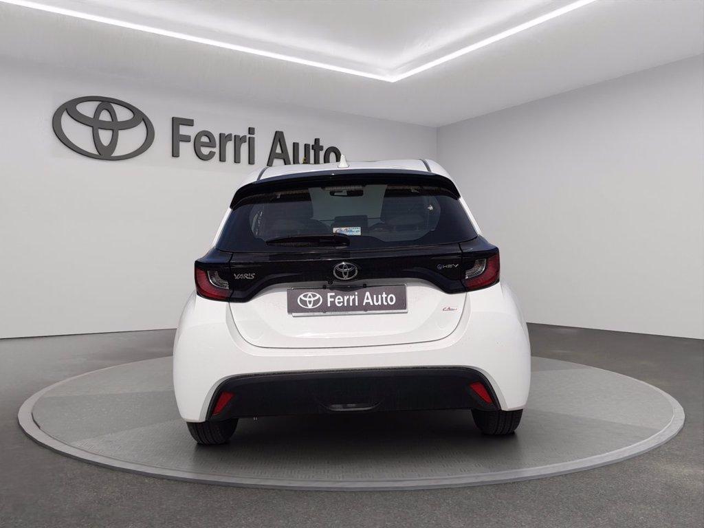 TOYOTA Yaris 1.5h active del 2025