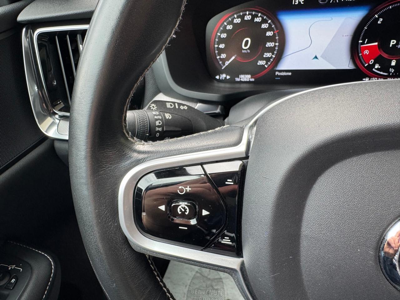 Volvo V60 2.0 b4 R-Design Hybrid GARANZIA 24 MESI