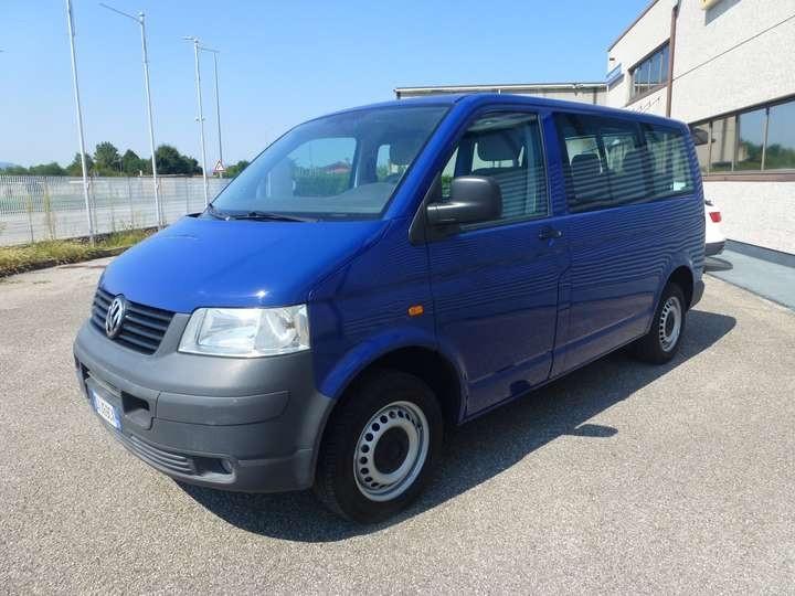 VOLKSWAGEN TRANSPORTER CARAVELLE