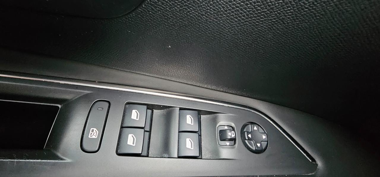 Peugeot 3008 BlueHDi 130 S&S Allure