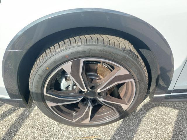 AUDI A3 allstreet TFSI 110 kW S tronic Identity Contrast