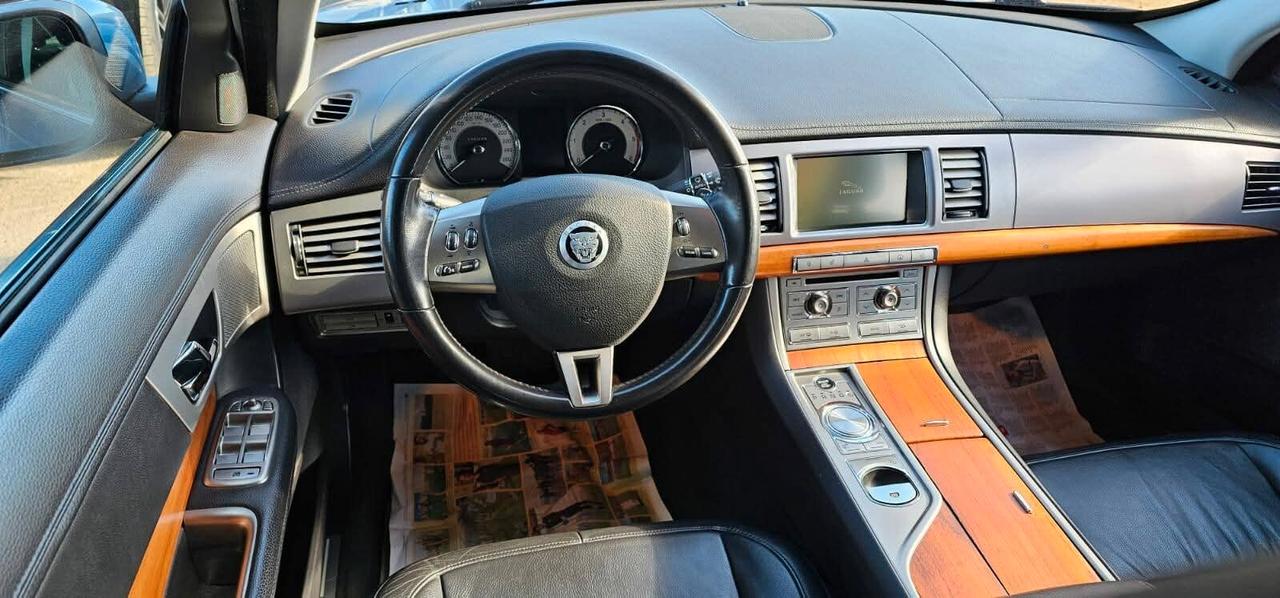 Jaguar XF 2.7D V6 Premium Luxury