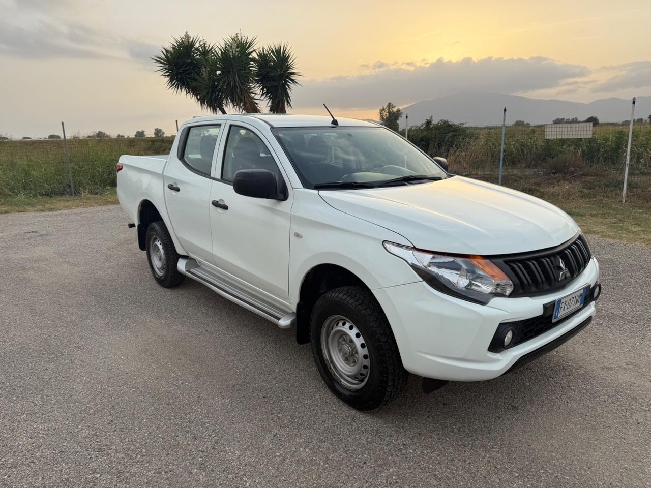 Mitsubishi L200 2.4 DI-D/154CV Club Cab Invite
