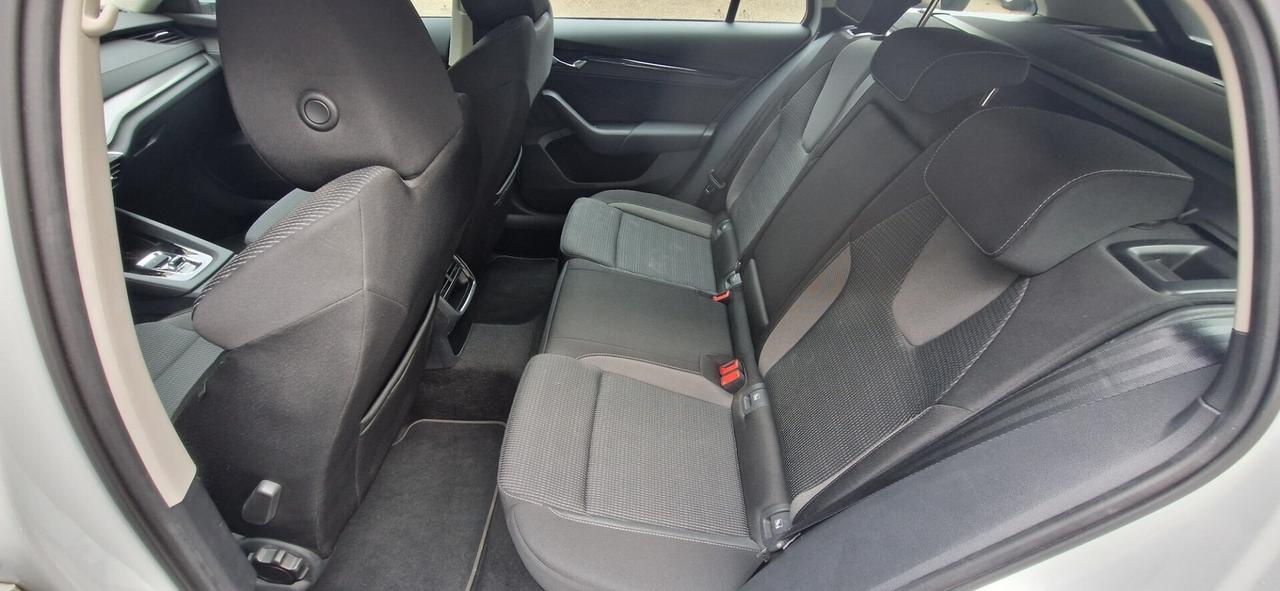 Skoda Octavia 2.0 TDI EVO SCR DSG Wagon Sportline