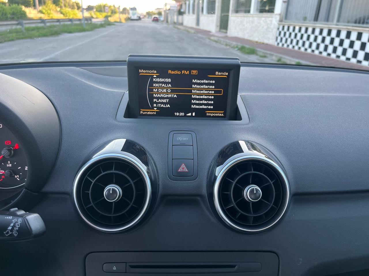 Audi A1 1.6 TDI Ambition Unipro 2014