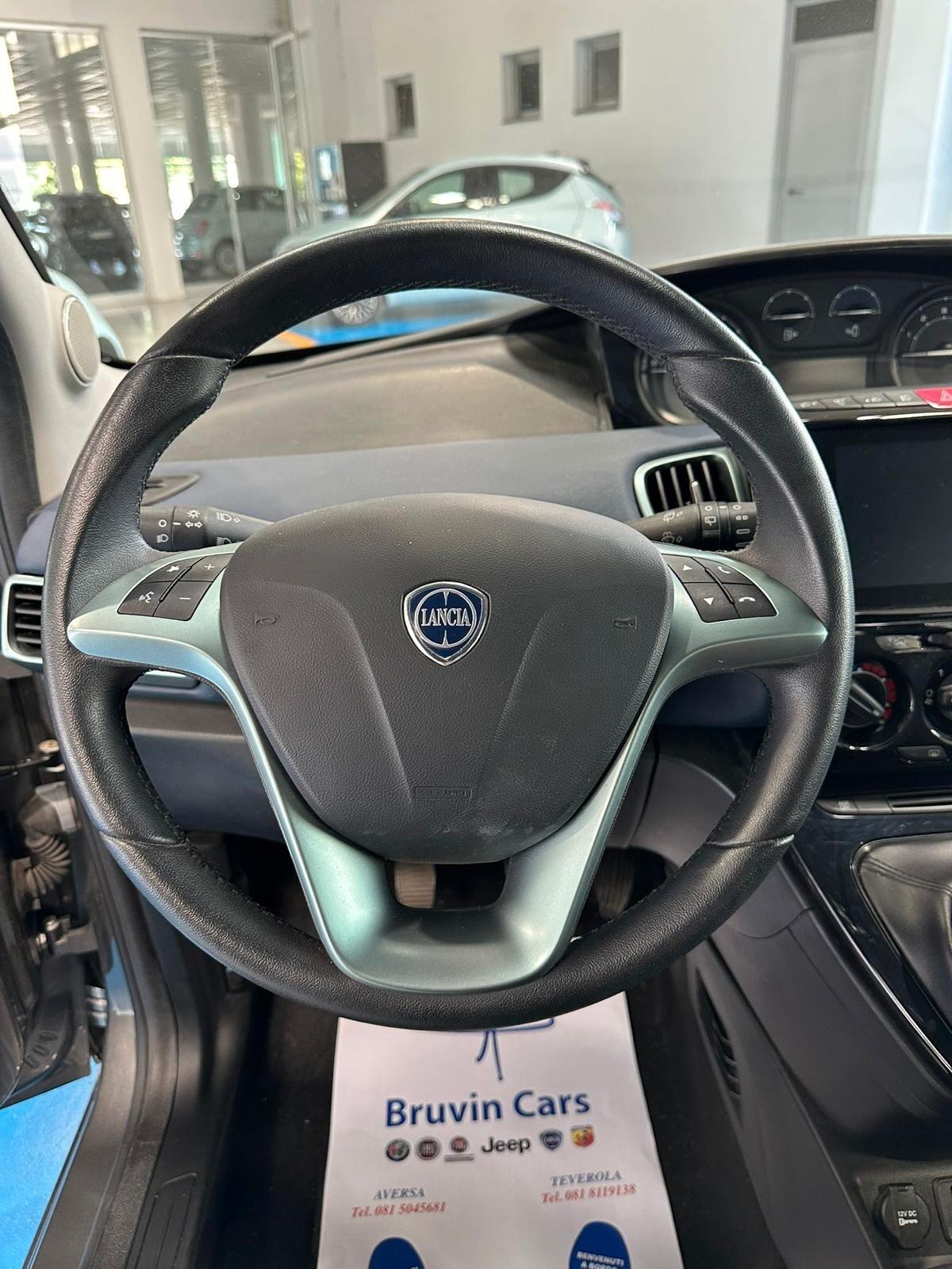 Lancia Ypsilon 1.0 FireFly 5 porte S&S Hybrid Platino