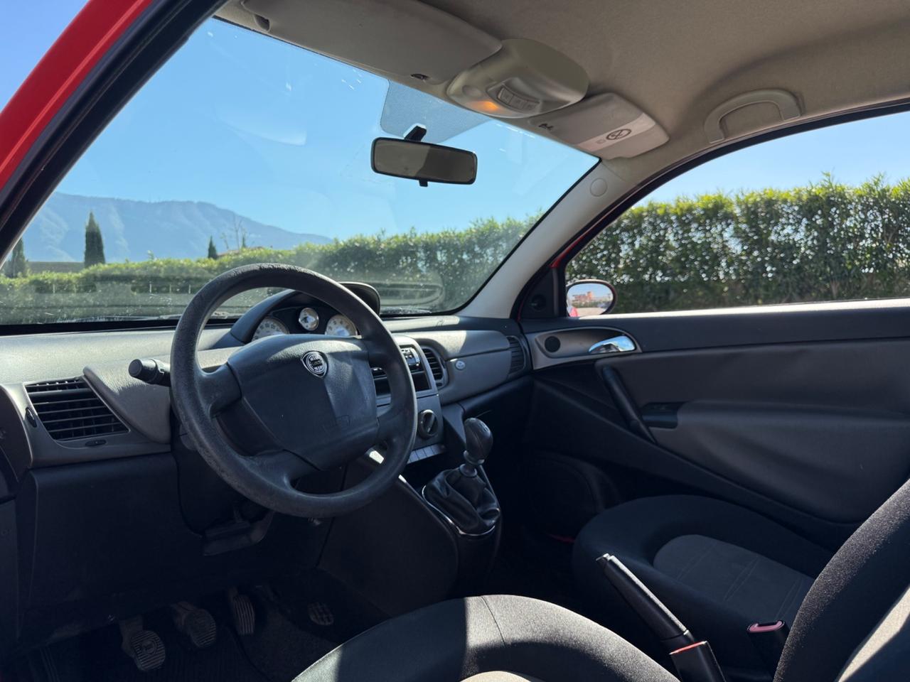 Lancia Ypsilon 1.2 Benzina 12 Mesi di garanzia