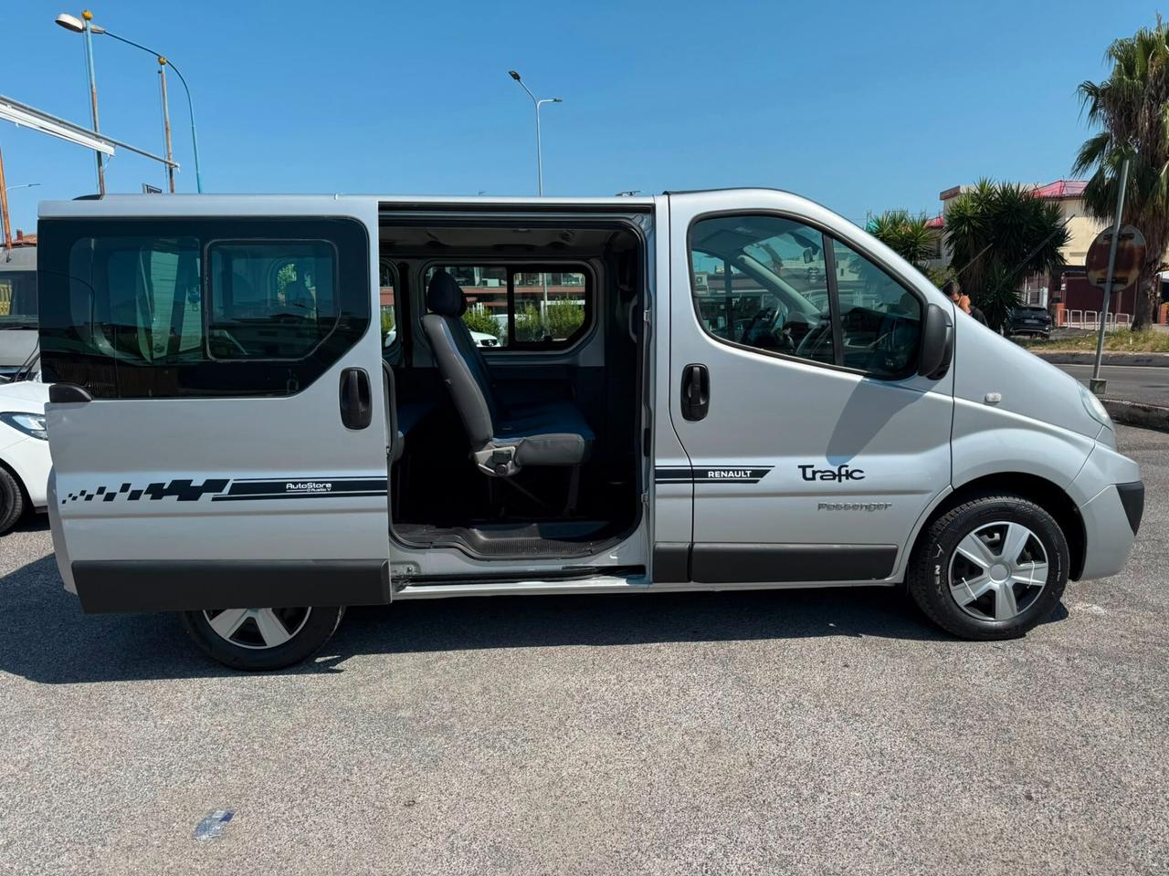 RENAULT TRAFIC 2.0DCi 115CV 9POSTI