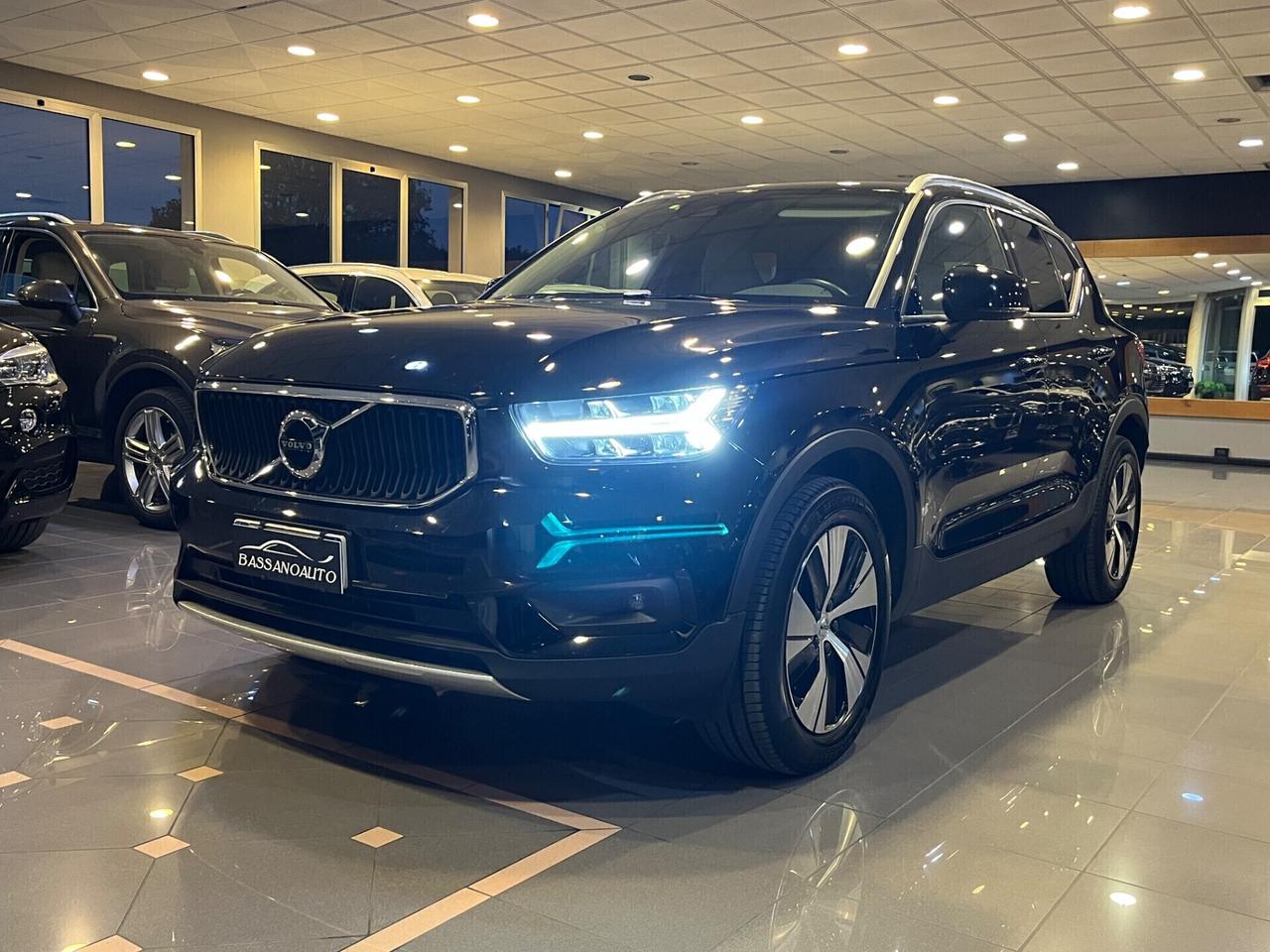 Volvo XC40 1.5 t2 Momentum auto my21 60.000 KM !!!