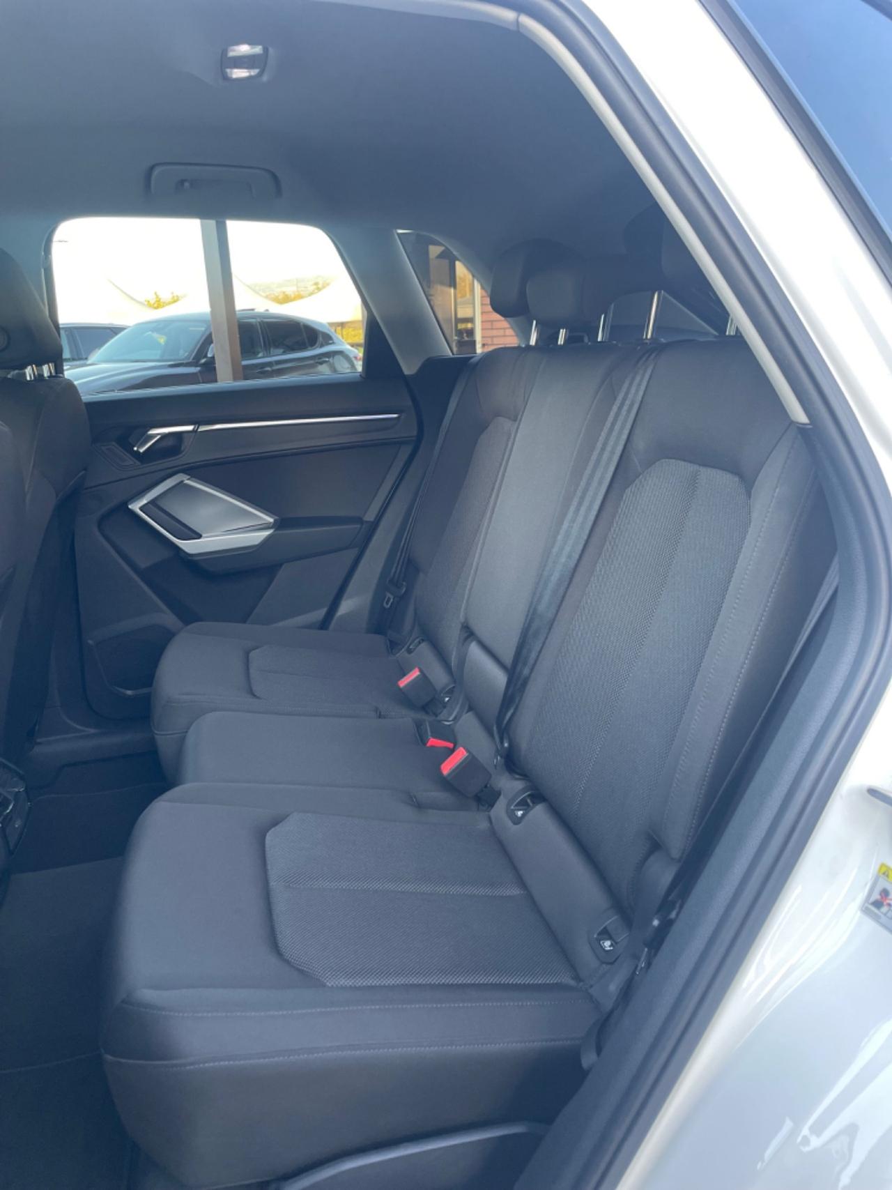 Audi Q3 35 TDI S tronic Business Advanced