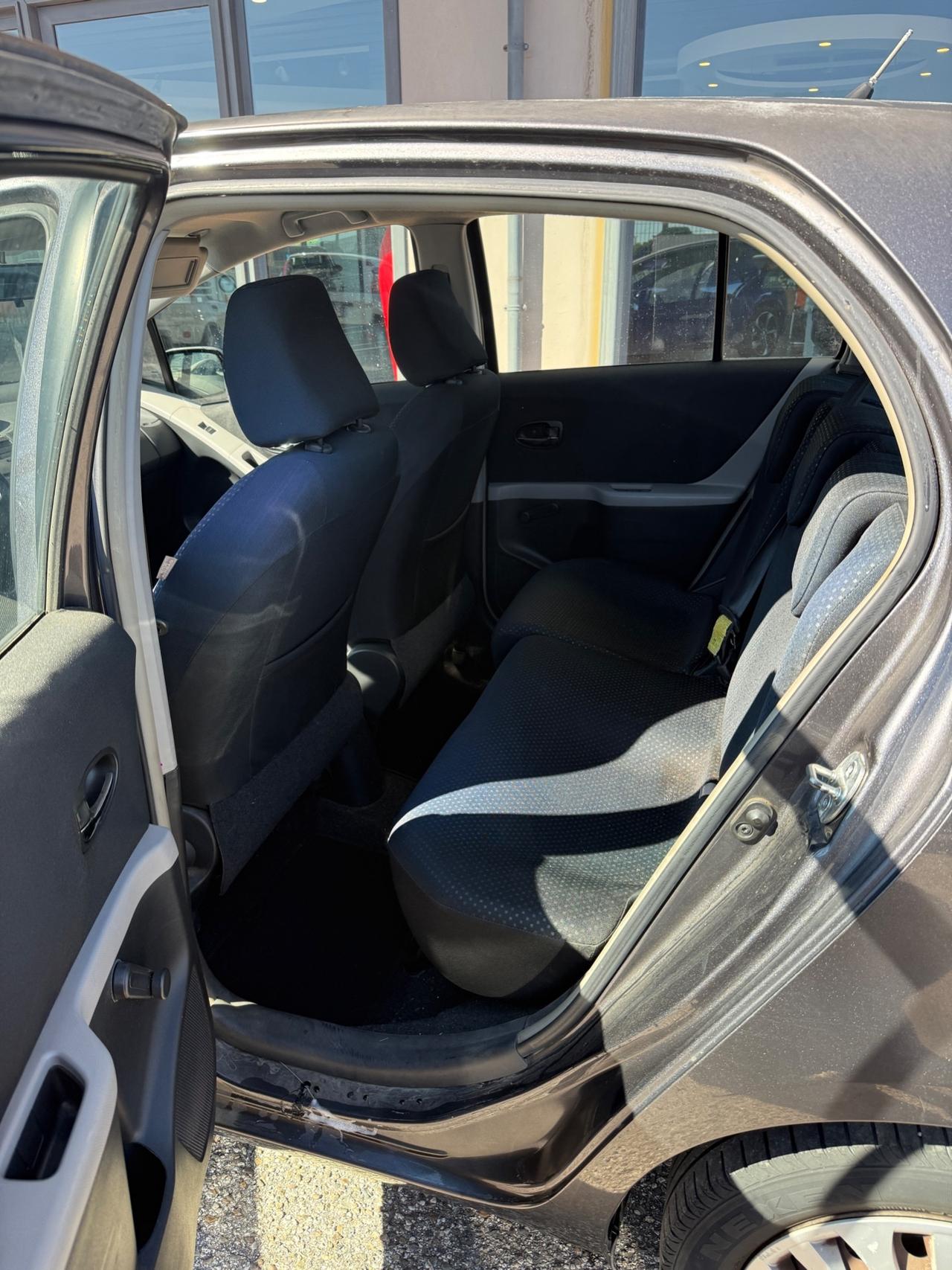 Toyota Yaris 1.3 5 porte Sol LEGGI BENE