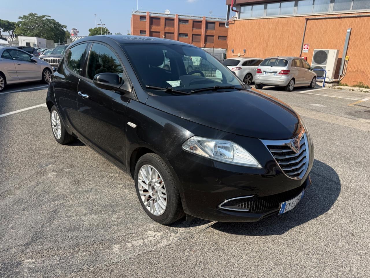 Lancia Ypsilon 1.2 69 CV 5 porte Gold