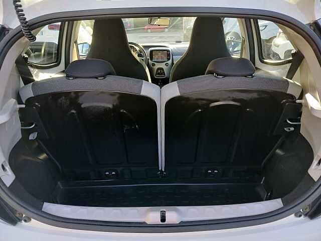 Toyota Aygo 1.0 VVT-i 69 CV 5 porte x-play MMT