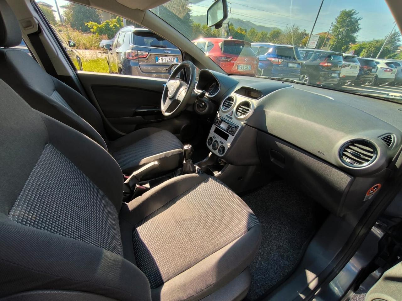 Opel Corsa 1.2 5 porte Club *NEOPATENTATI*BENZINA-E4*