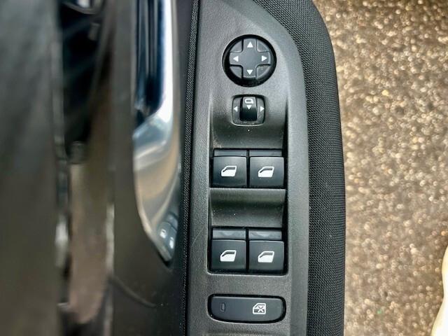 Peugeot 208 II1.2 puretech Active s " X NEOPATENTATI "