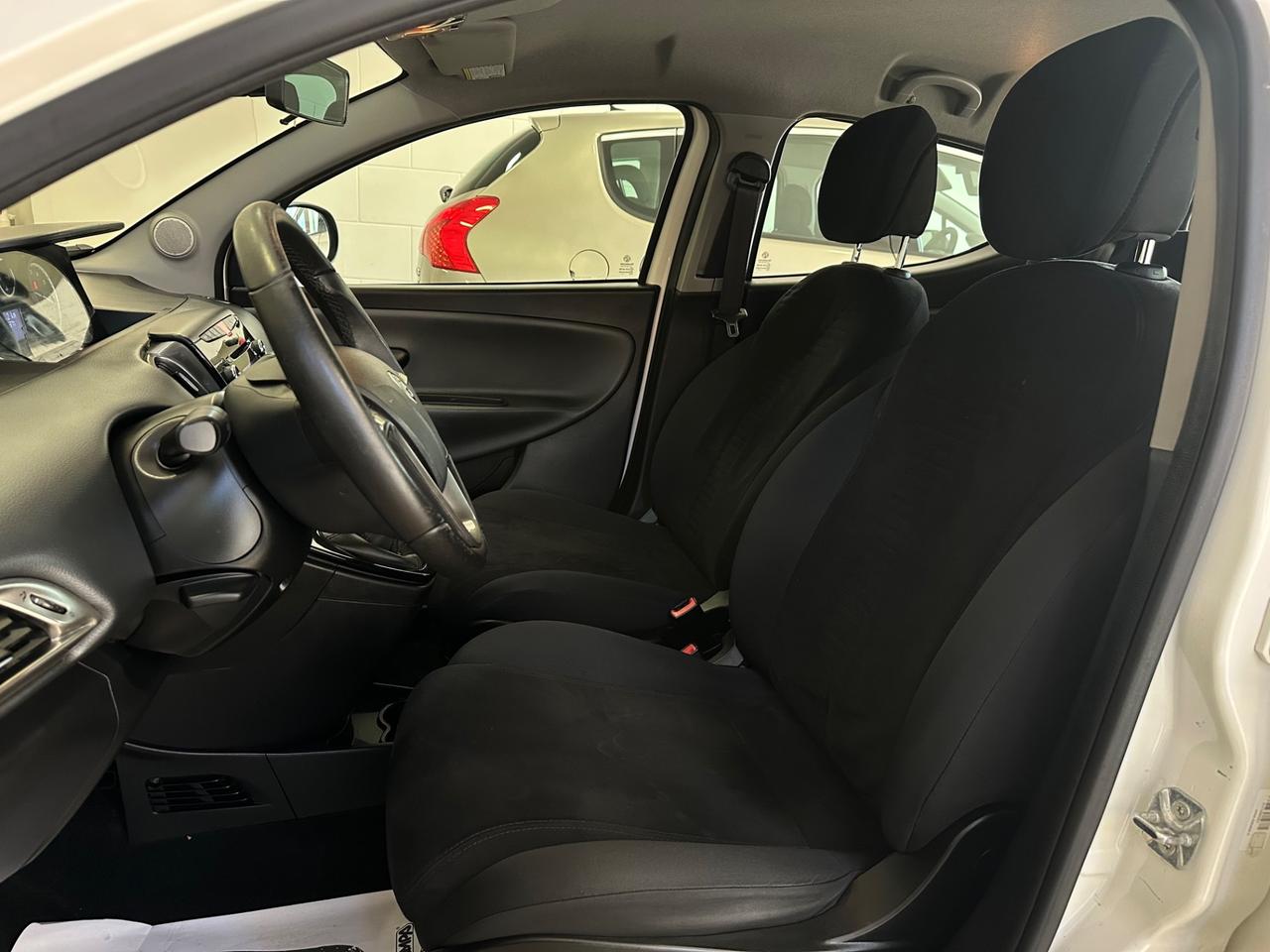 Lancia Ypsilon 1.2 69 CV 5 porte GPL Ecochic Platinum