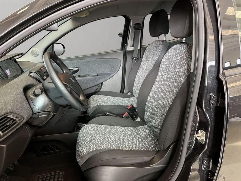 Lancia Ypsilon Ypsilon 1.0 firefly hybrid Silver s&s 70cv - PROMO SIRONIAUTO+