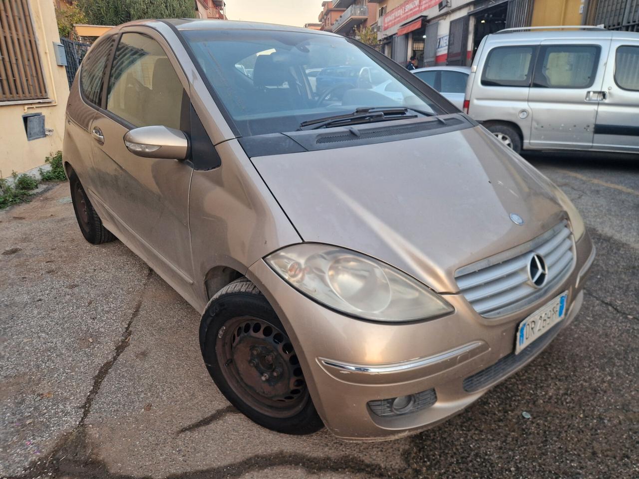 A 180 Frizione rotta parte ma non marciante