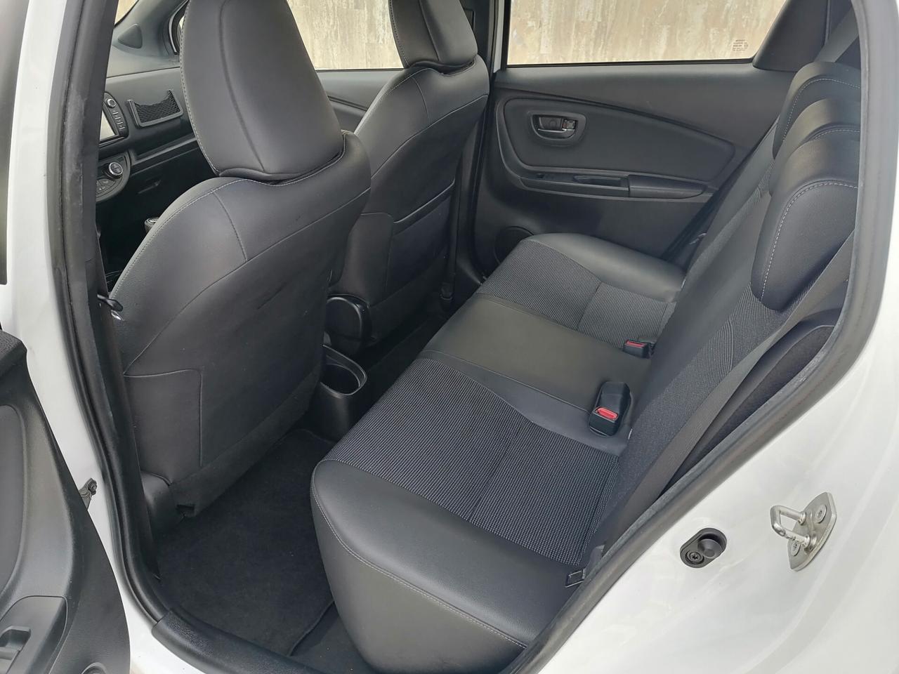 Toyota Yaris 1.4 D-4D 5 porte Lounge FULL 12/2017