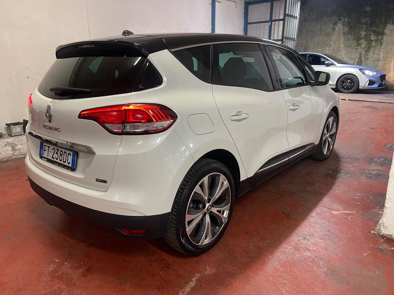 Renault Scenic Scénic dCi 8V 110 CV EDC Energy Intens