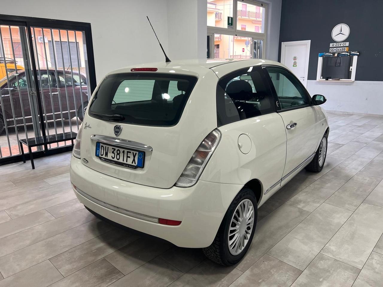 Lancia Ypsilon 1.4 Argento Ecochic GPL