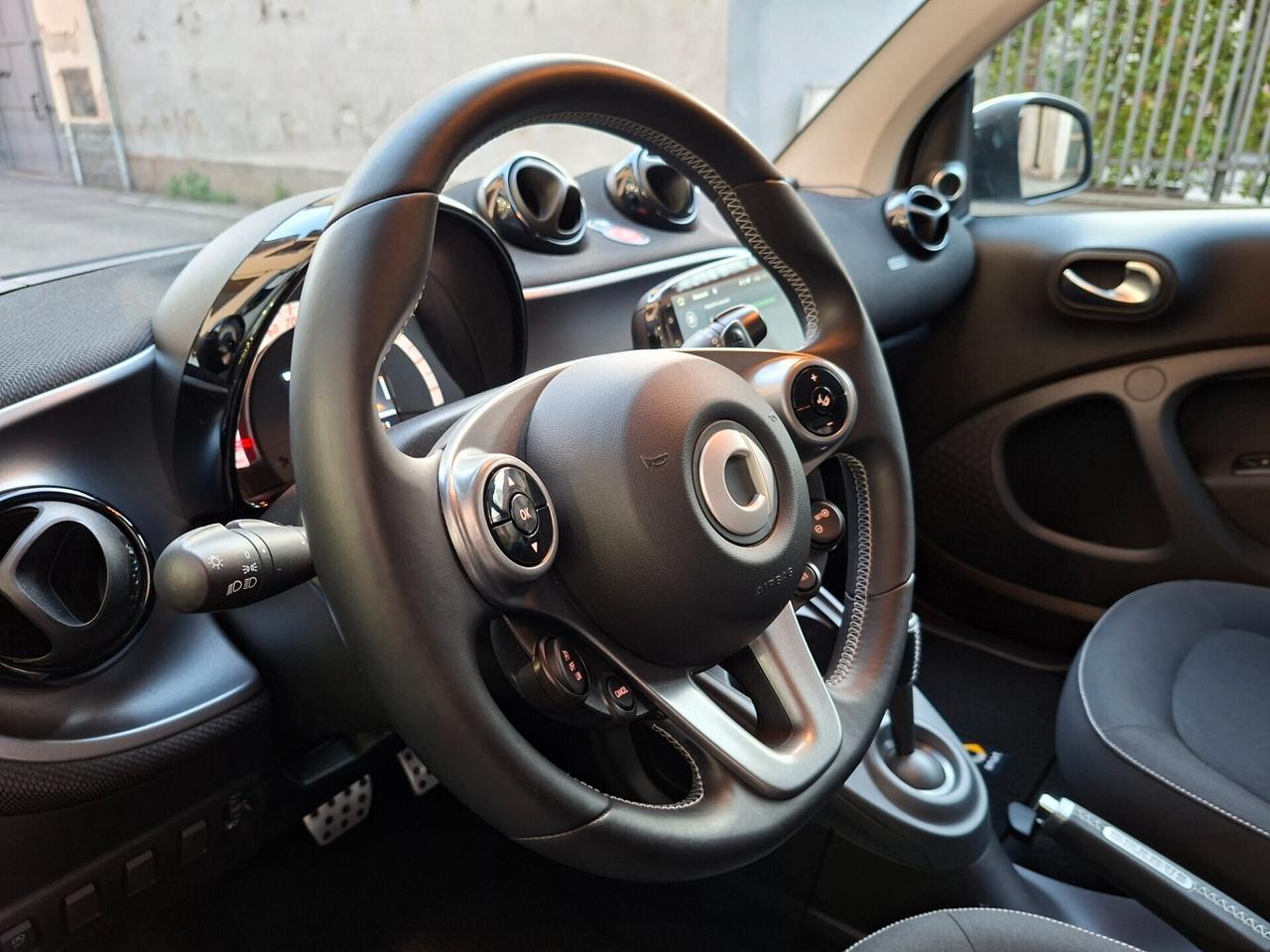 Smart ForTwo 0.9 turbo 90cv Pack Brabus Edition Schermo Pad