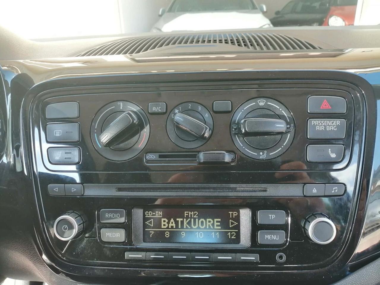 VOLKSWAGEN UP! 1.0 75CV 2015 FULL!