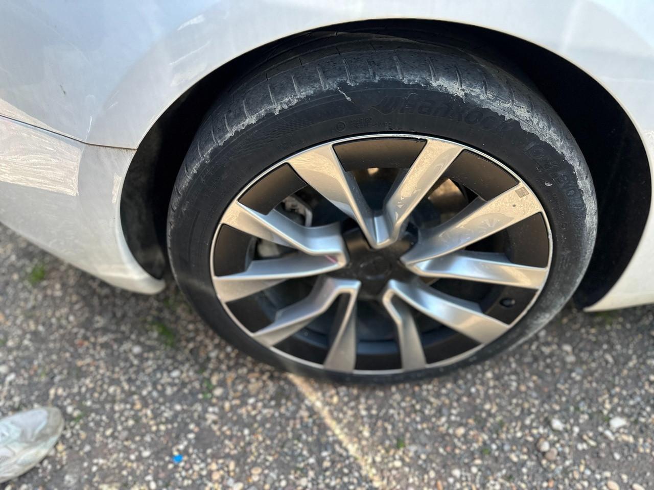 TESLA Model 3 - Model 3 Long Range Dual Motor awd