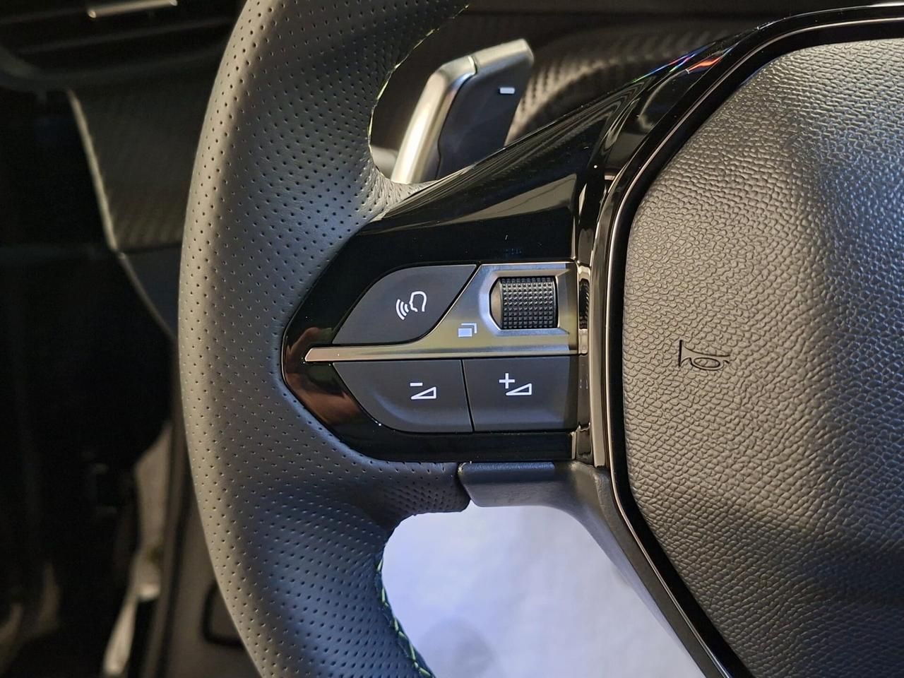 Peugeot 208 1200 mhev Hybrid 136CV GT e-DCS6 Km.0