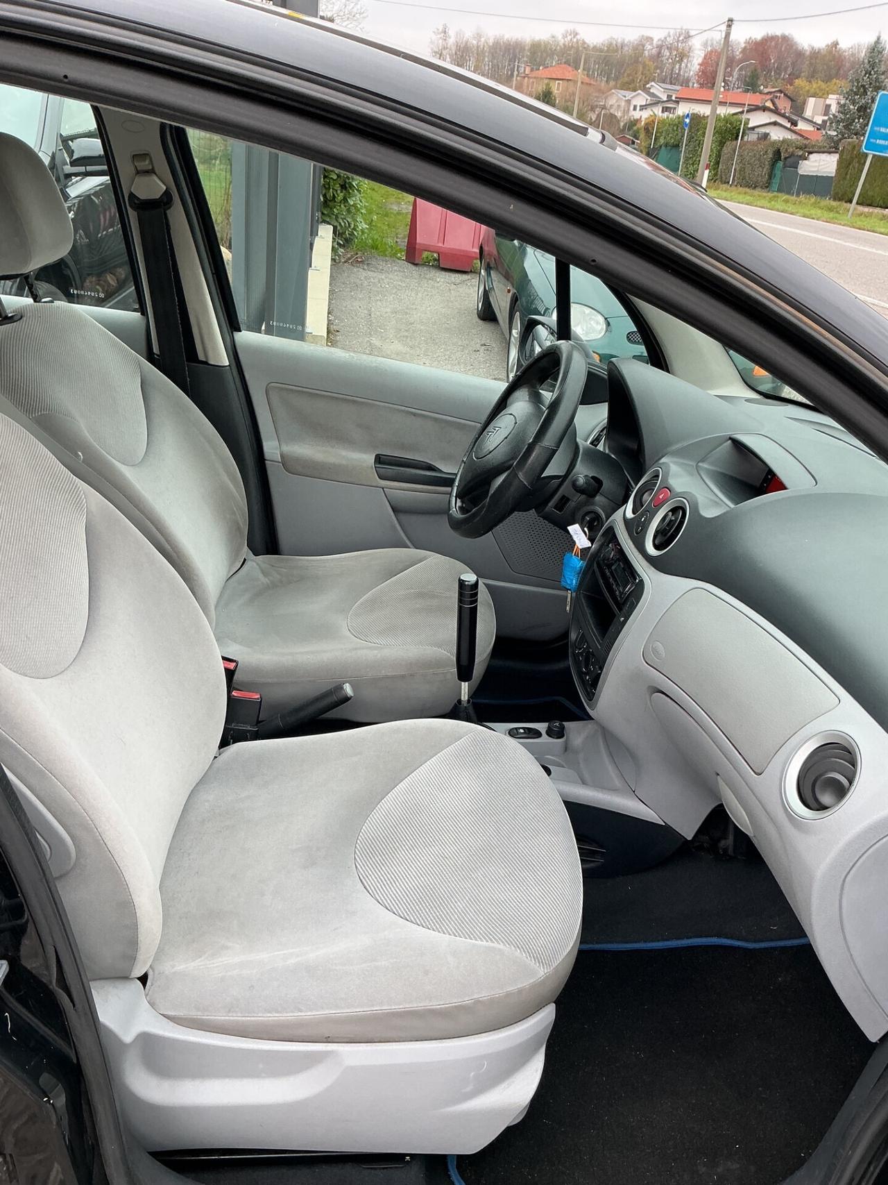 Citroen C3 1.1 airdream Gold by Pinko