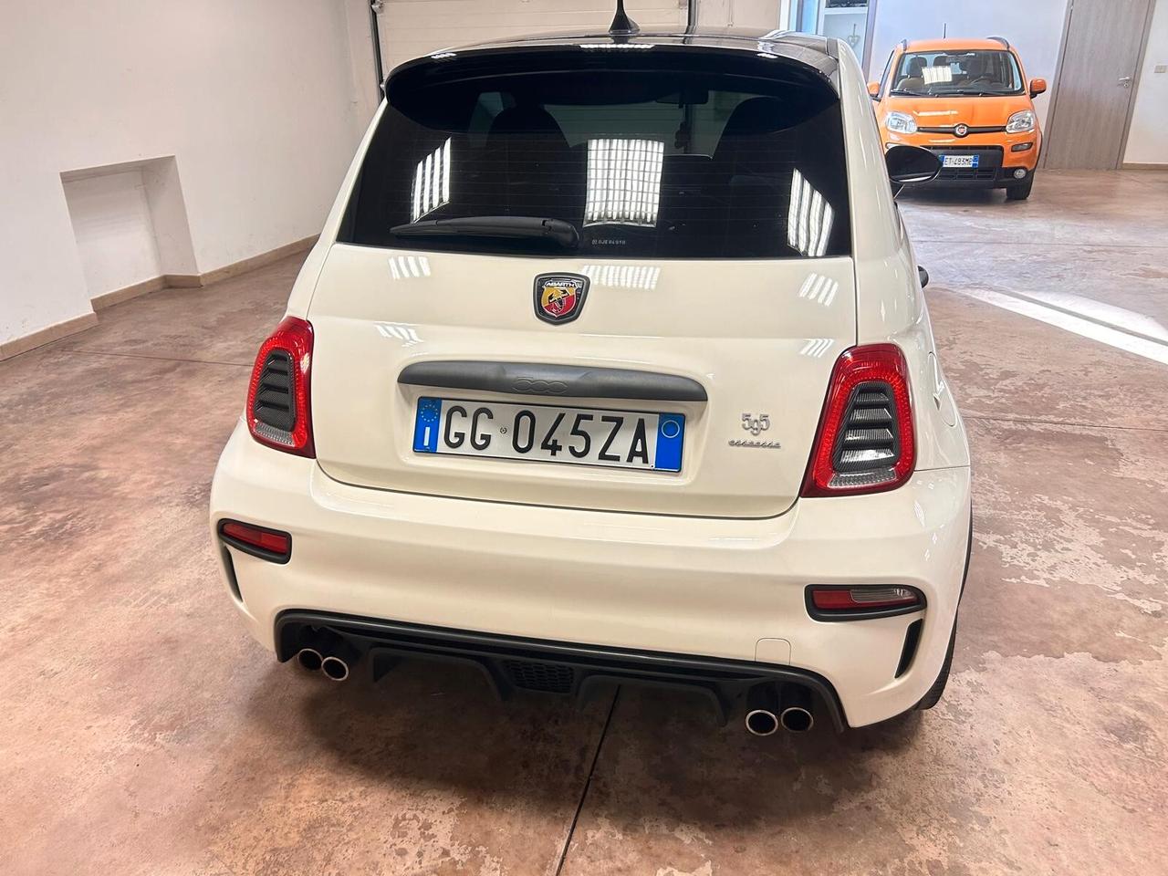 Abarth 695 1.4 Turbo T-Jet 180 CV Esseesse