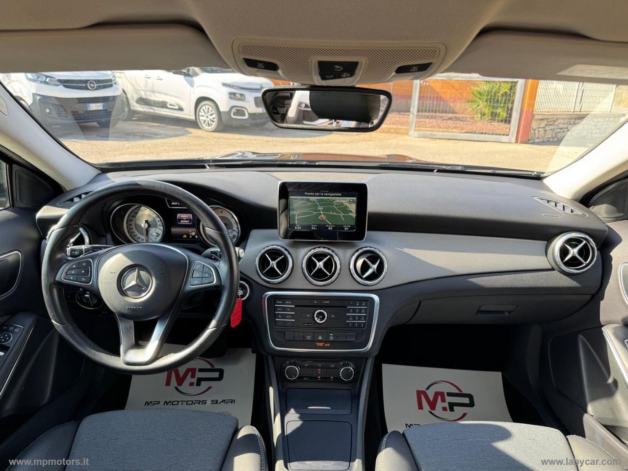 MERCEDES-BENZ GLA 180D AUTOMATIC SPORT 1.5 109CV