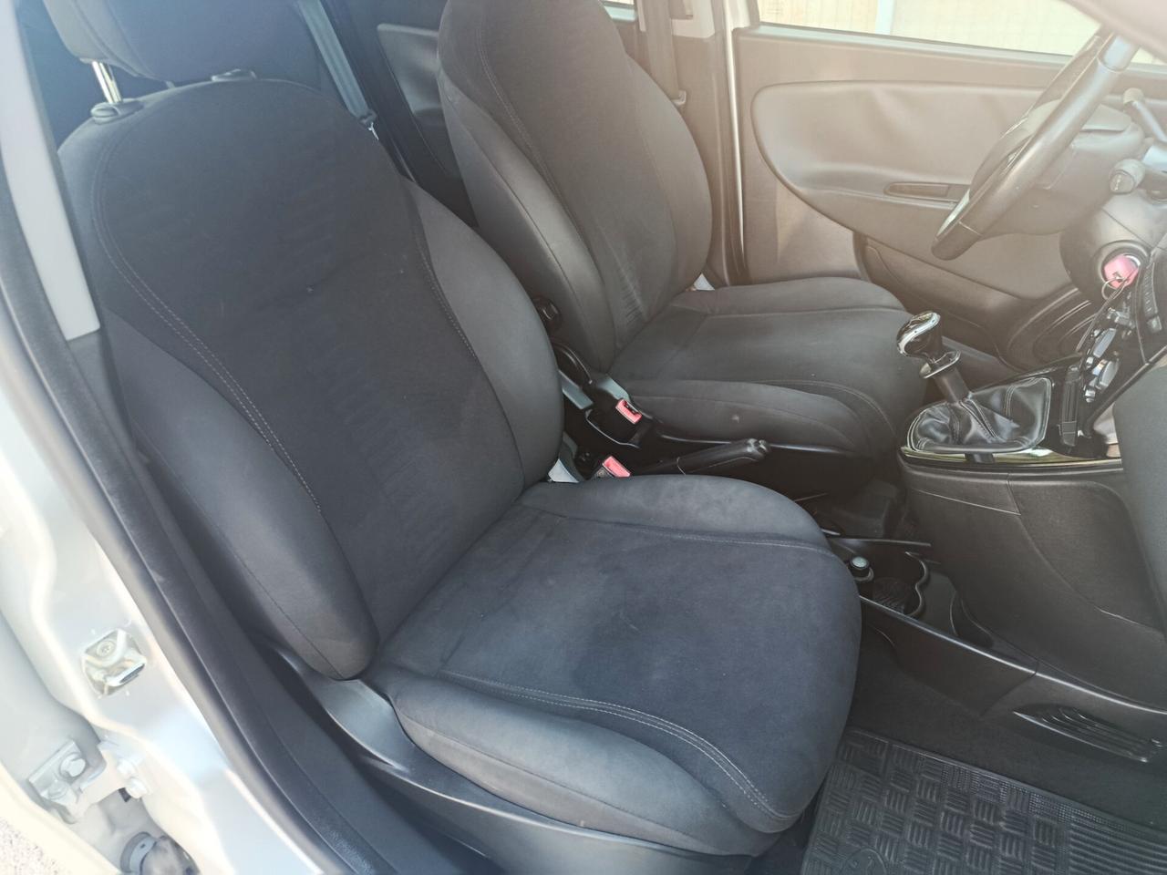 Lancia Ypsilon 1.2 69 CV 5 porte Silver